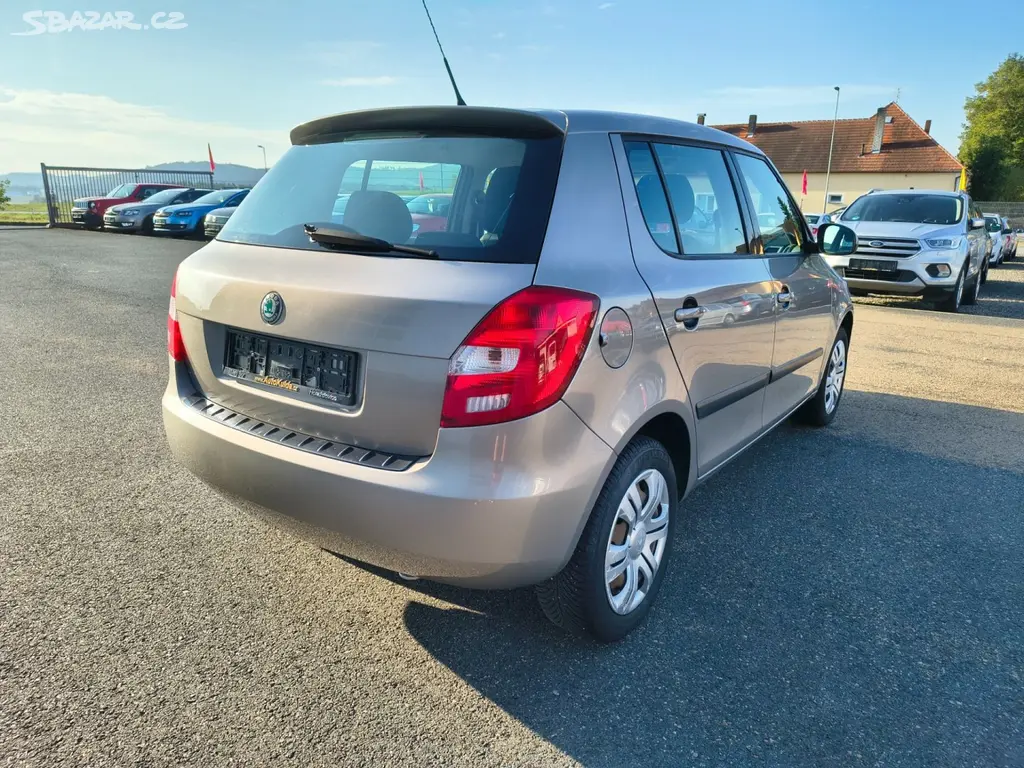 Škoda Fabia, 1,2l, 51kW, klima - fotka 5