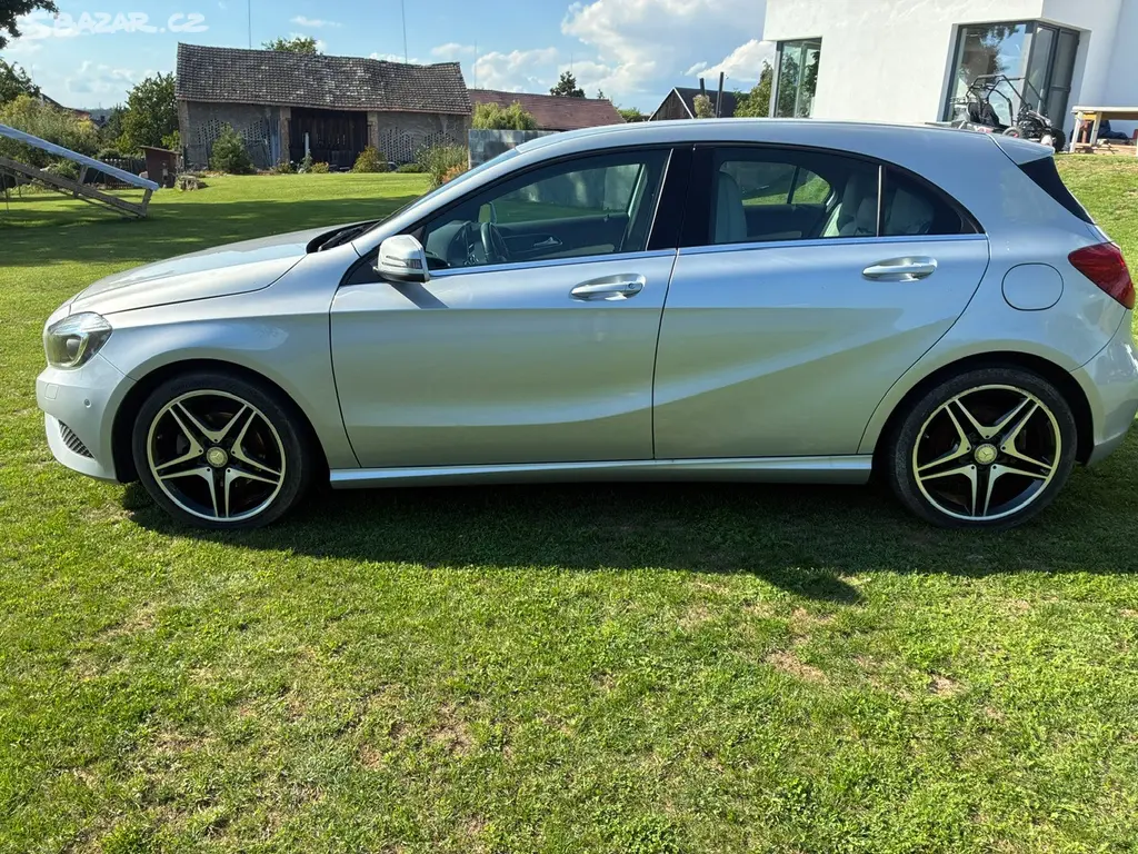 Mercedes-Benz Třídy A, A200 1,6 benzin 115kW - fotka 2