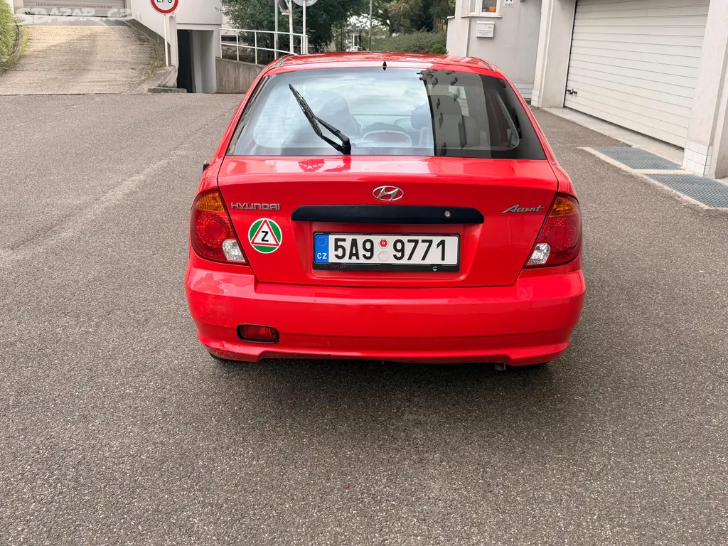 Hyundai Accent, 1.4i 63kw 88t.km ČR Původ - fotka 4