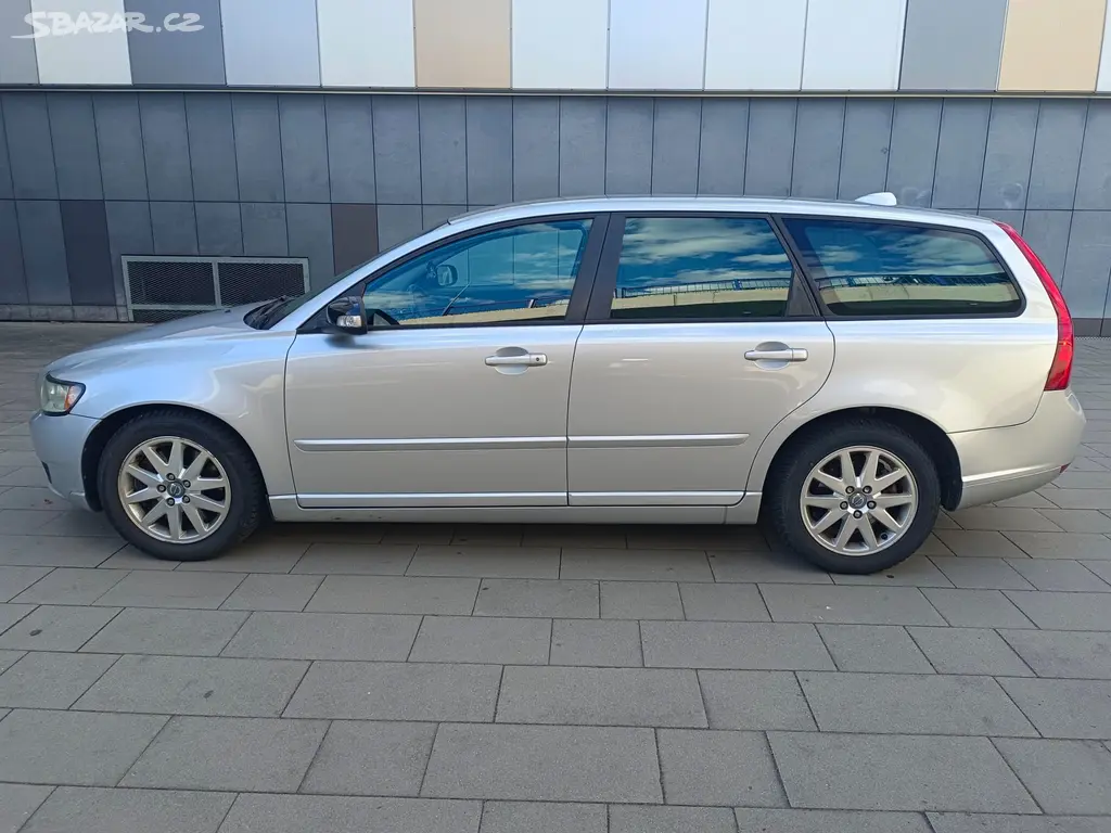 Volvo V50 2.0D, 100 kW, automat - fotka 6