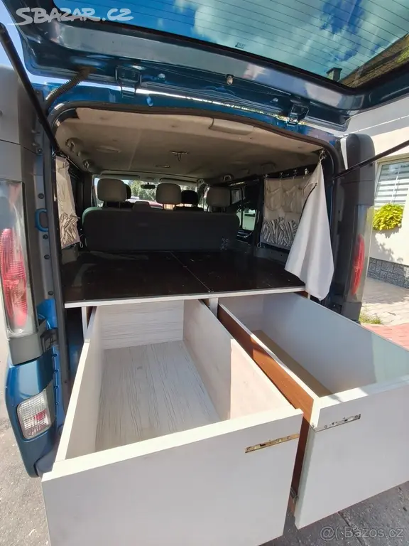 Opel Vivaro 1,9 Obytné auto - fotka 6