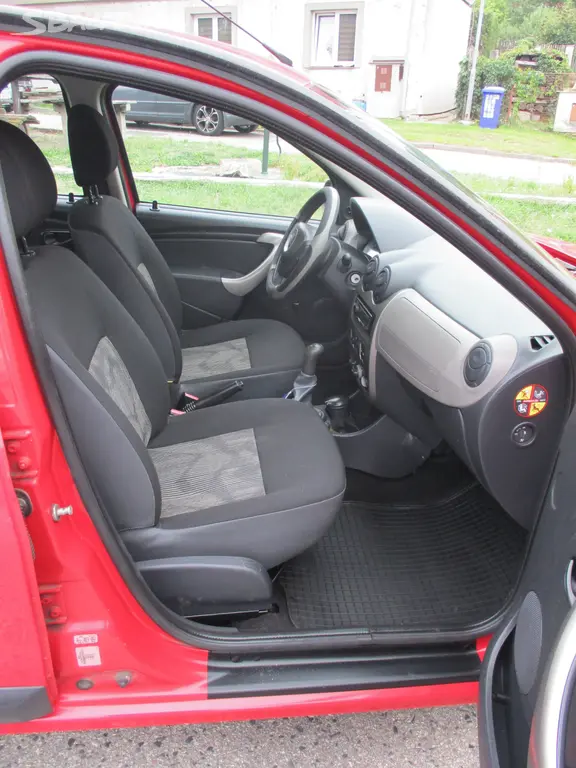 DACIA SANDERO 1.4 MPI, ZÁRUKA - fotka 2