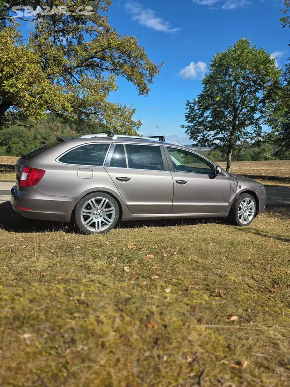 Škoda Superb combi 2,0 TDI DSG - fotka 2