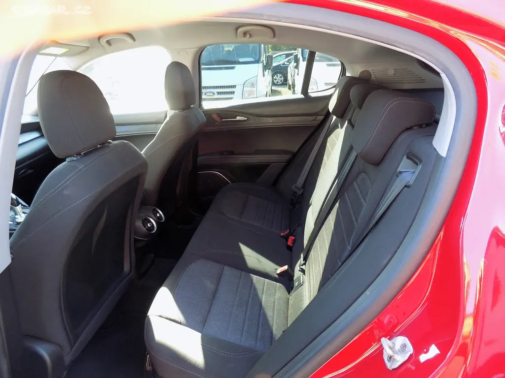 Alfa Romeo Stelvio 2.2 JTDM AUTOMATIC 4X4 - fotka 6