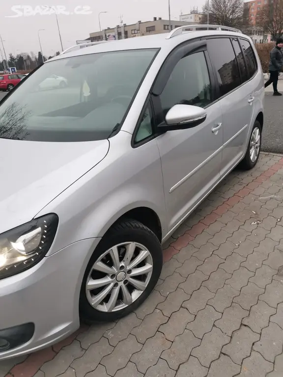 Volkswagen Touran - fotka 2