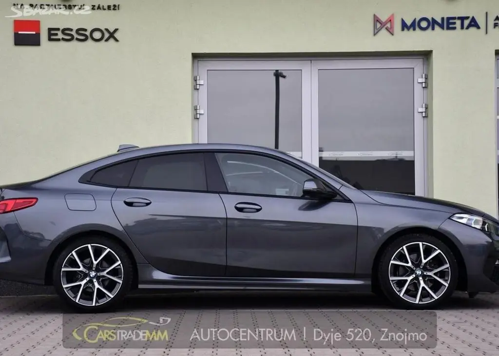BMW Řada 2 218d M-SPORT 1M ČR HUD 110 kw - fotka 5
