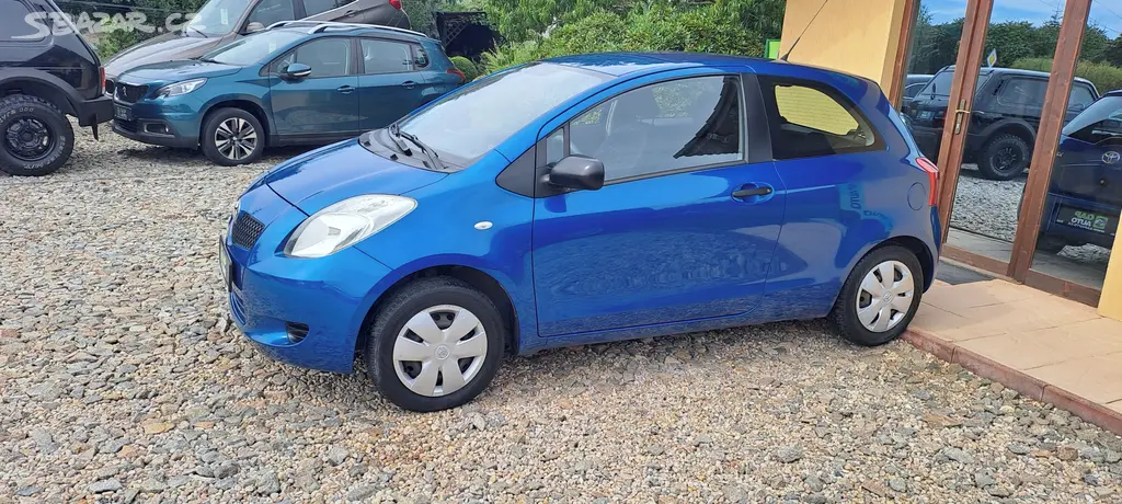 Toyota Yaris 1.0i 51kW ČR 44TIS.KM KLIMA - fotka 2