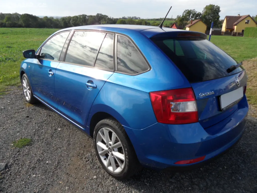 Škoda Rapid 1.2 TSi,77kw,zak. v ČR,naj.99000km - fotka 6