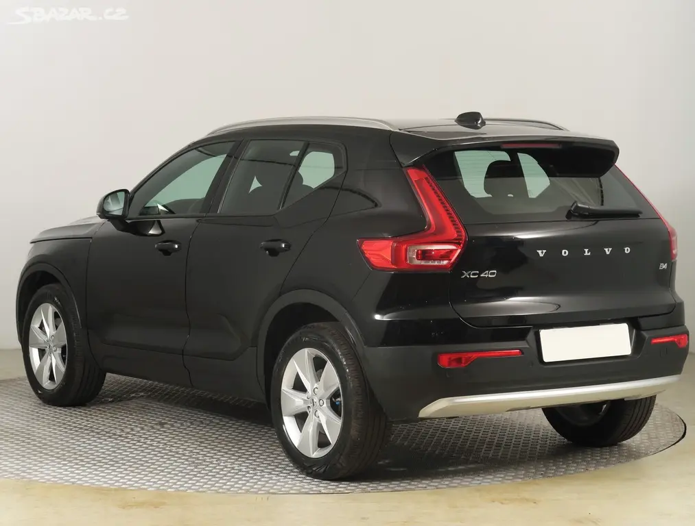 Volvo XC40, B4, Automat, 1.maj, ČR - fotka 3