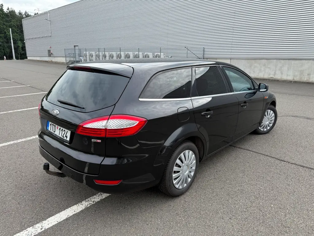 FORD MONDEO COMBI 2,0 TDCi 103kW - Klima - r.2010 - fotka 5