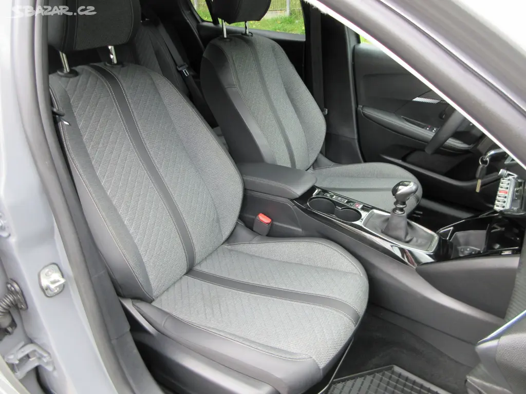 Peugeot 208 1.2 PureTech Allure, LED, Nové v ČR - fotka 6