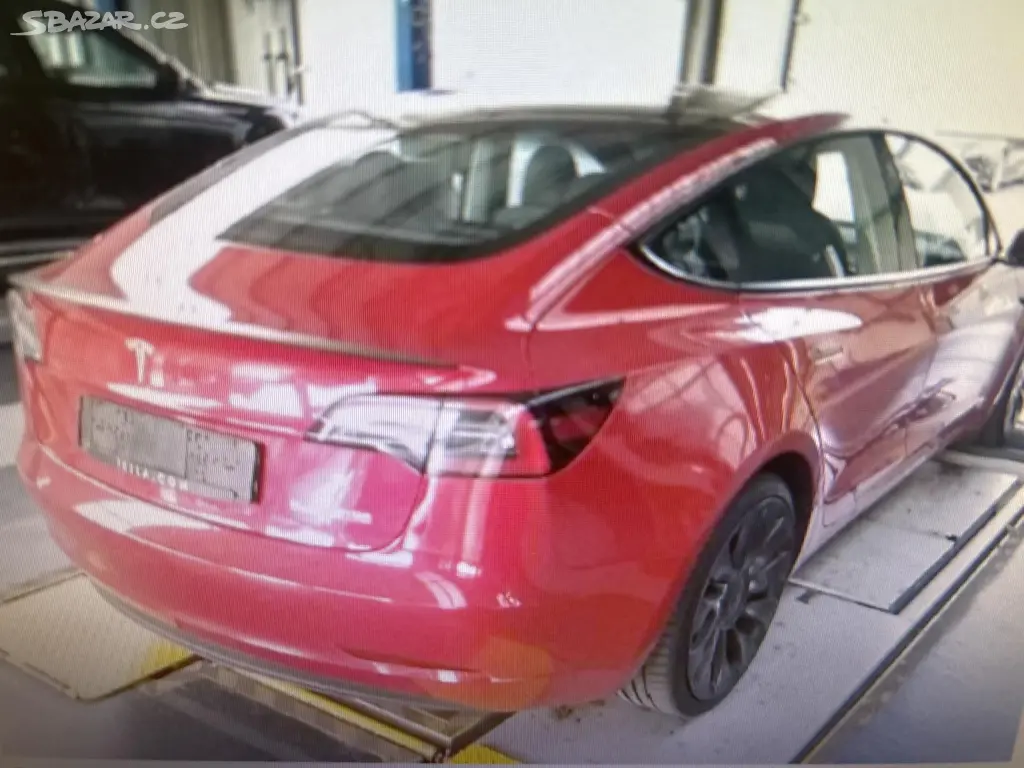 Tesla Model 3, PERFORMANCE 393kw SOH 93,6% - fotka 3