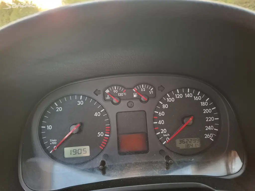 Auto volkswagen golf
