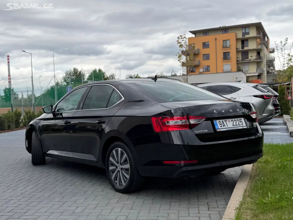 Škoda Superb 2.0 TDi 110 kW/2023/DSG/DPH - fotka 3