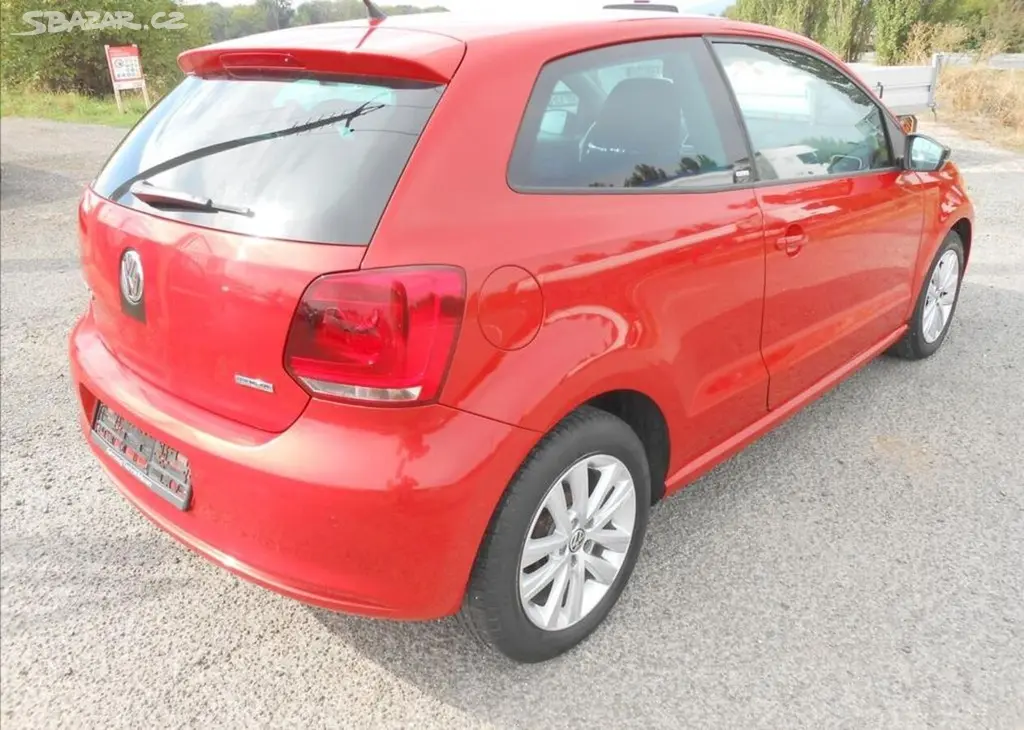 Volkswagen Polo 1,2 HTP STYLE Serviska benzín - fotka 4