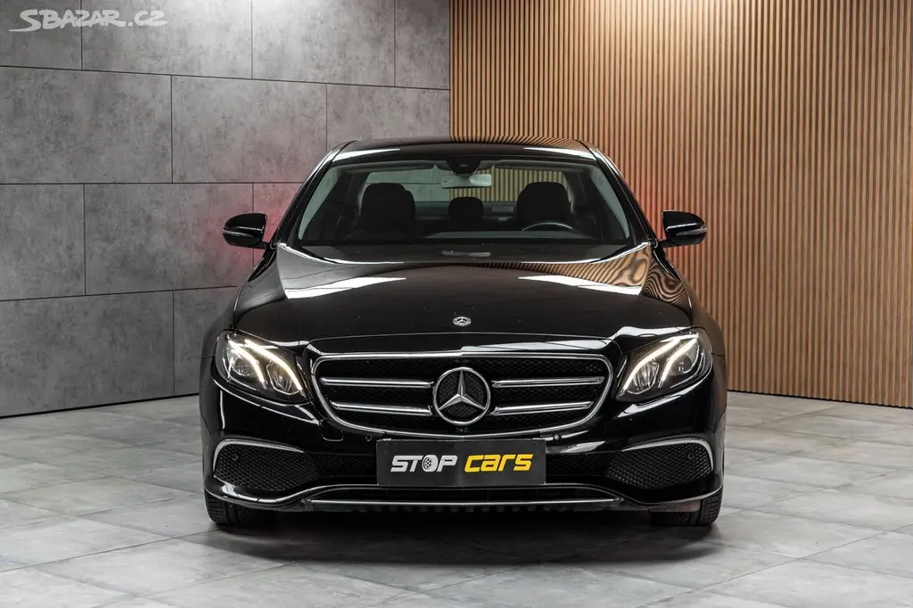 Mercedes-Benz Třídy E, E 220d AVANTGARDE*DPH*ČR* - fotka 2