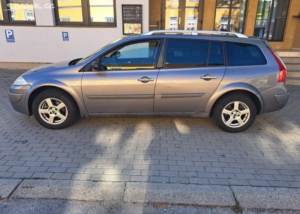 Renault Mégane 1,5 cDi nafta manuální - fotka 6
