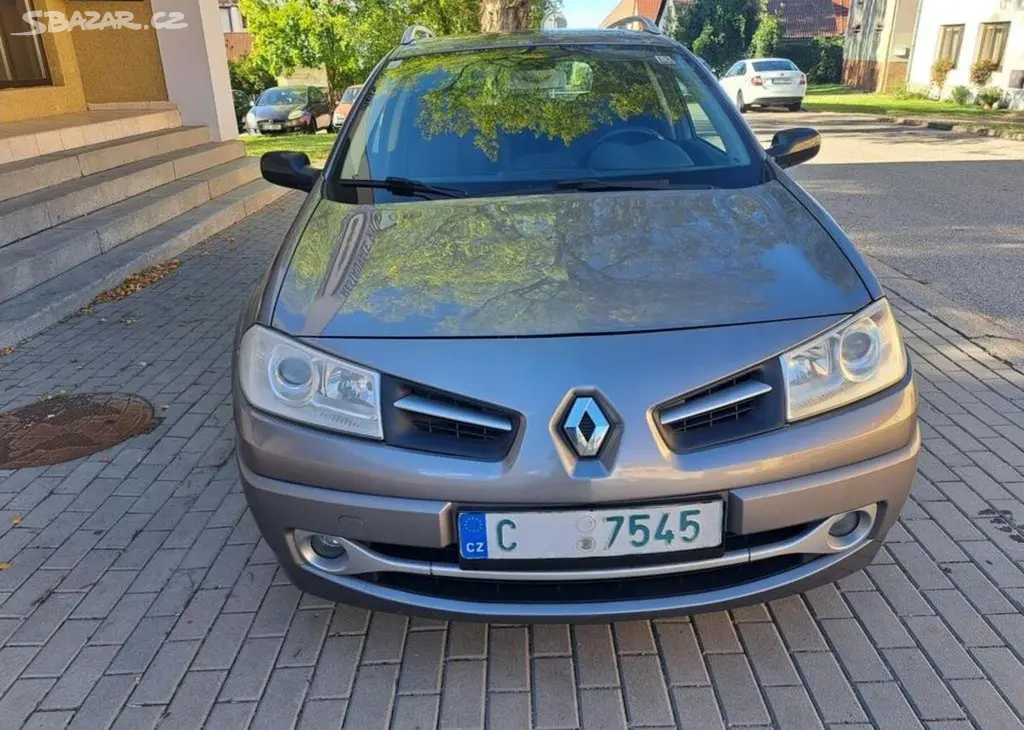 Renault Mégane 1,5 cDi nafta manuální - fotka 3