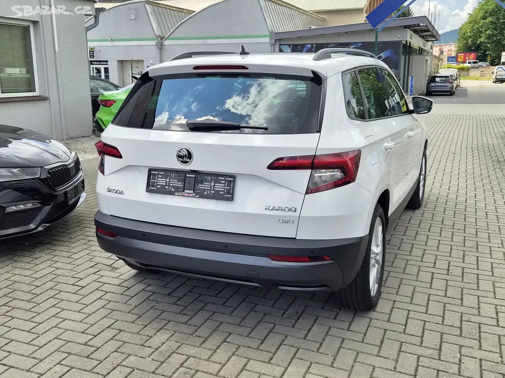 Škoda Karoq 4x4 DSG STYLE VIRTUAL FullLED PANORAMA - fotka 3