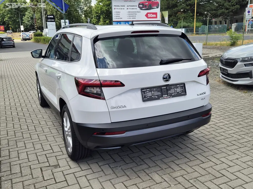 Škoda Karoq 4x4 DSG STYLE VIRTUAL FullLED PANORAMA - fotka 2