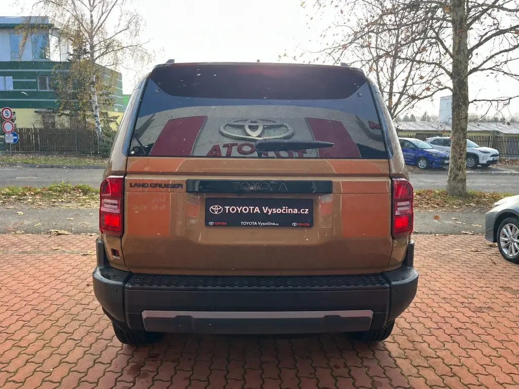 Toyota Land Cruiser, 2,8L MHEV 8AT 4x4 Executive - fotka 4