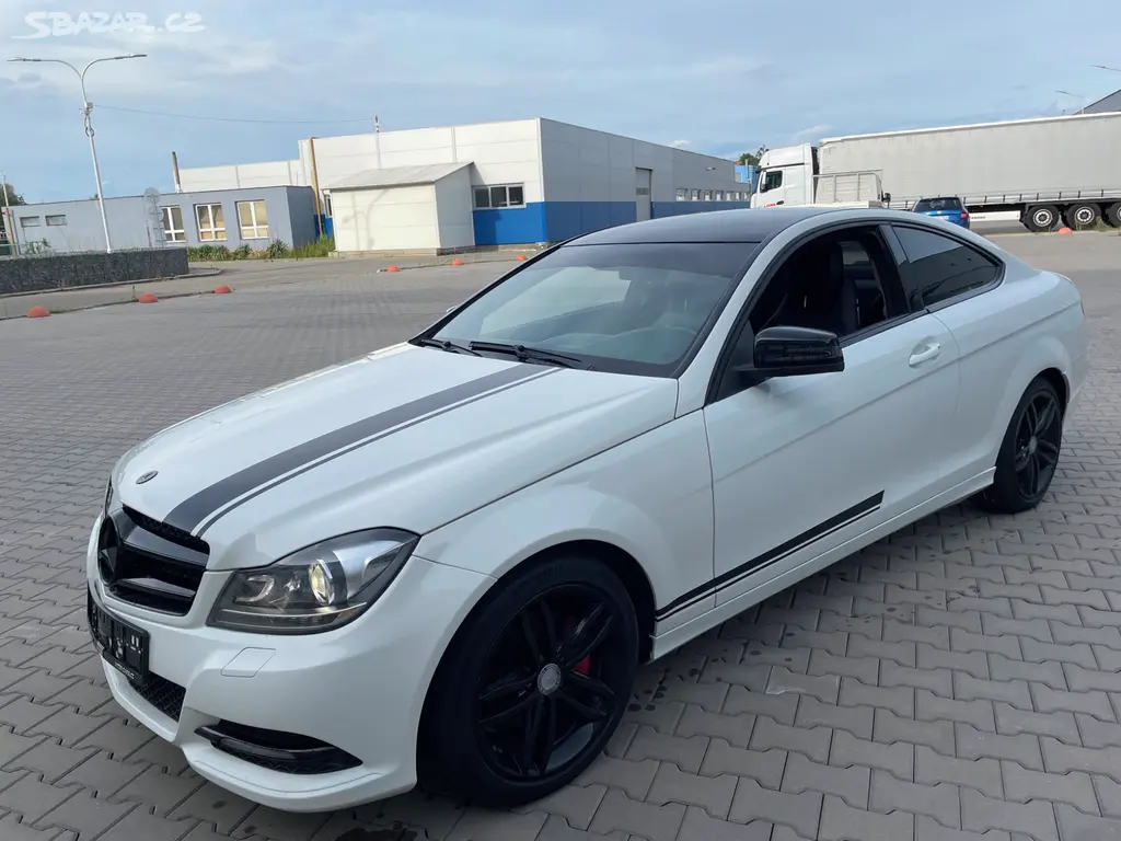 MERCEDES BENZ C COUPE 220 CDi 125kW 2012 - fotka 6