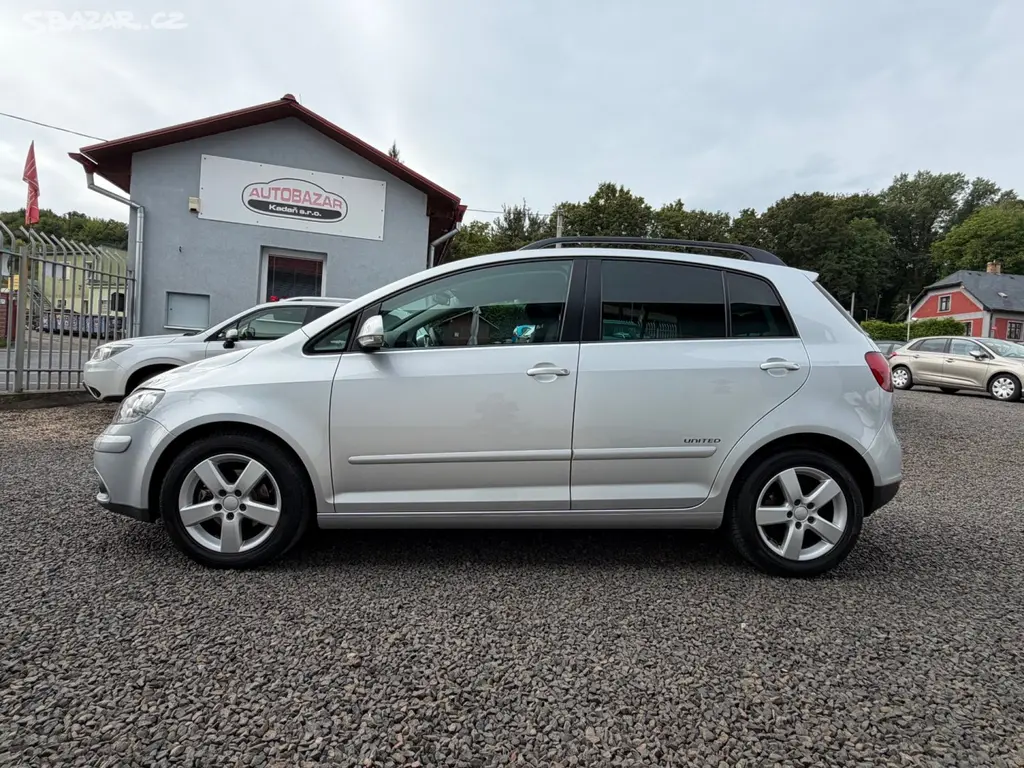 Volkswagen Golf Plus, 1,6 75kW, VÝBAVA - fotka 2