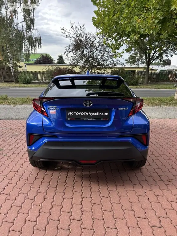 Toyota C-HR, 1.8L Hybrid 140 koní 4x2 Style - fotka 6