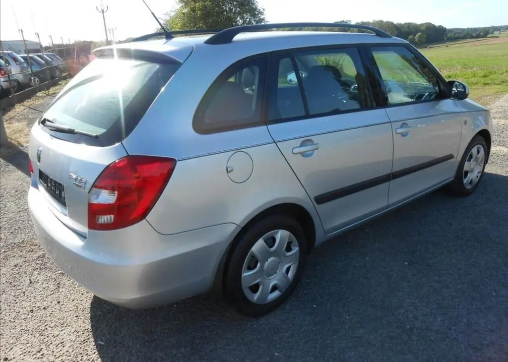 Škoda Fabia 1,4 i 16V KOMBI KLIMA benzín - fotka 4