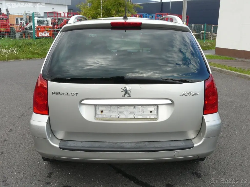 Peugeot 307 sw kombi 2.0 benzín s Carplay/Android - fotka 5