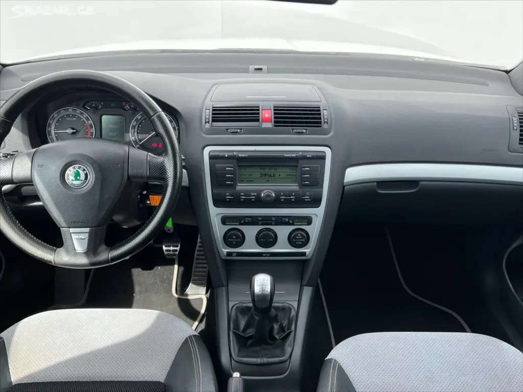 Škoda Octavia, 2,0 TDi 125kW II. RS - fotka 5