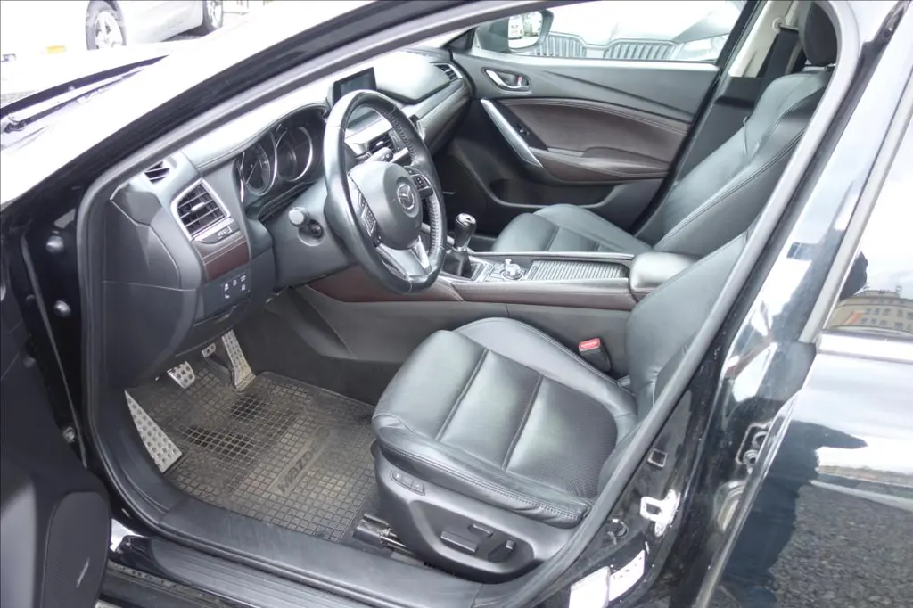 Mazda 6, 2,2 D 129KW, SERV.KN., REVO. - fotka 5