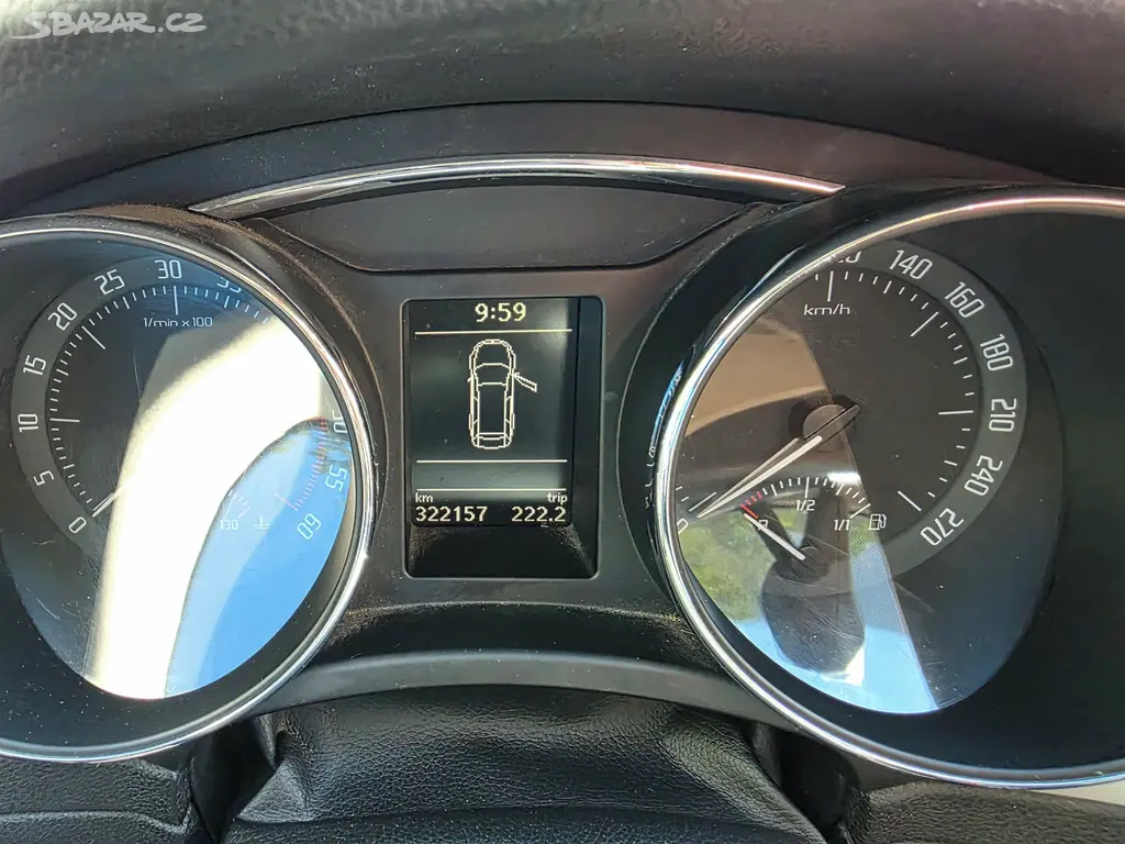 Škoda Superb combi 2,0 TDI DSG - fotka 3