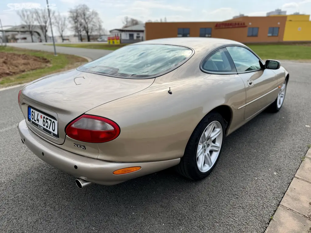 Jaguar XK8, 4.0 V8 AUTOMAT KŮŽE TEMPOMAT - fotka 5
