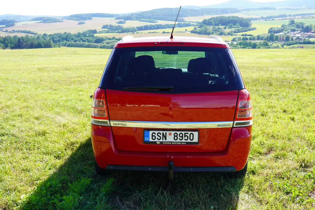 Opel Zafira 1.6 2011/10 ecoFLEX,7míst, klima,tažné - fotka 5
