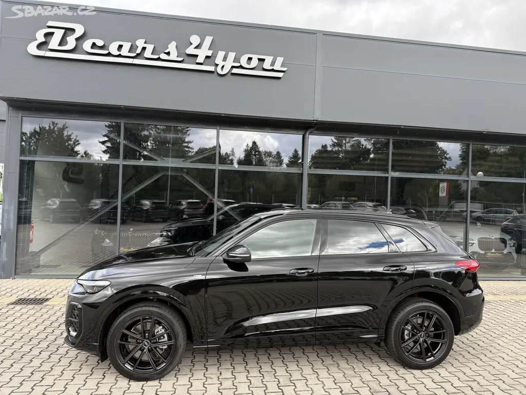 Audi Q5, TFSI 150kW 4X4 S-LINE R20 3D!! - fotka 4