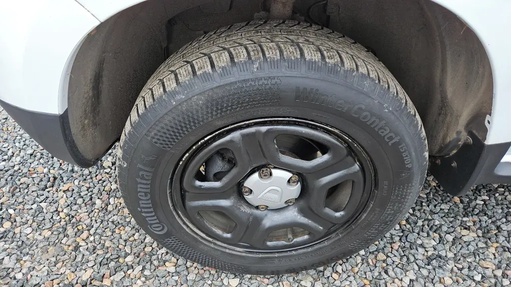DACIA DUSTER 1,6 i LPG - fotka 4