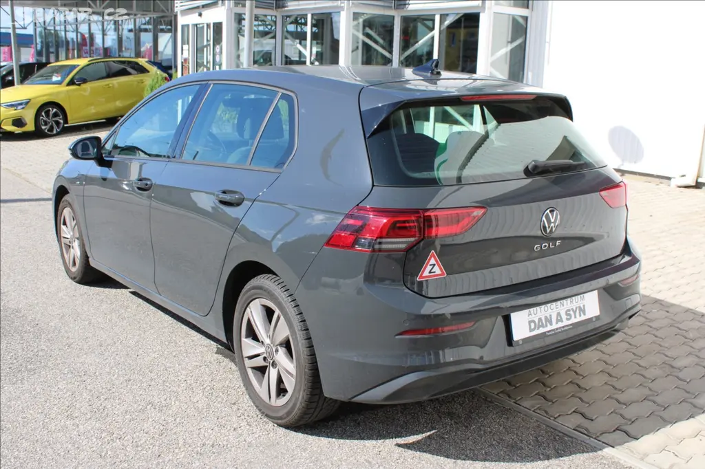 Volkswagen Golf, 1,0 TSI Life CZ původ - fotka 4