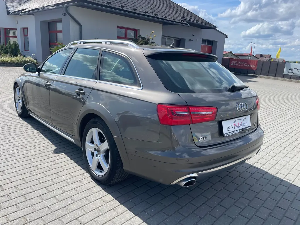 AUDI A6 ALLROAD 3,0TDI PANO RADAR MATRIX 2012 - fotka 3