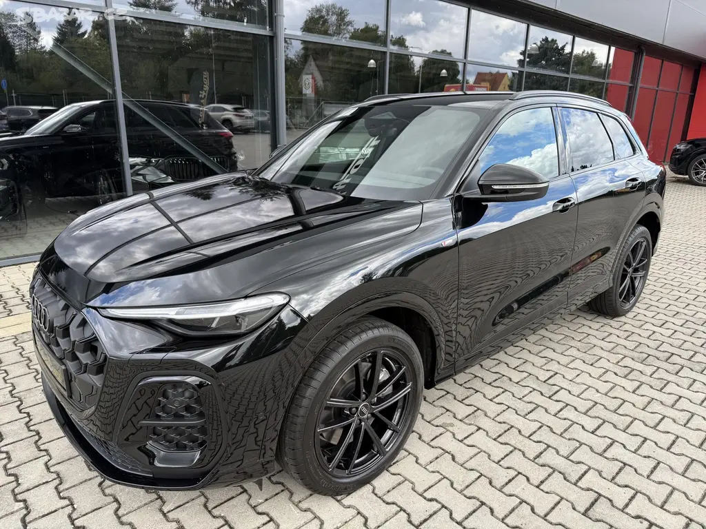 Audi Q5, TFSI 150kW 4X4 S-LINE R20 3D!! - fotka 2