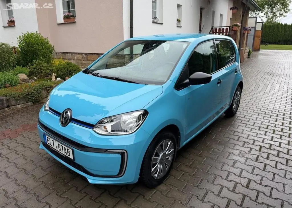 Volkswagen e-up 60 kw , serviska , Top stav