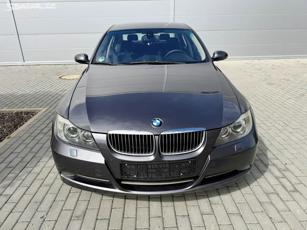 BMW e90 325i MANUÁL XENONY POLOKŮŽE!!! - fotka 2