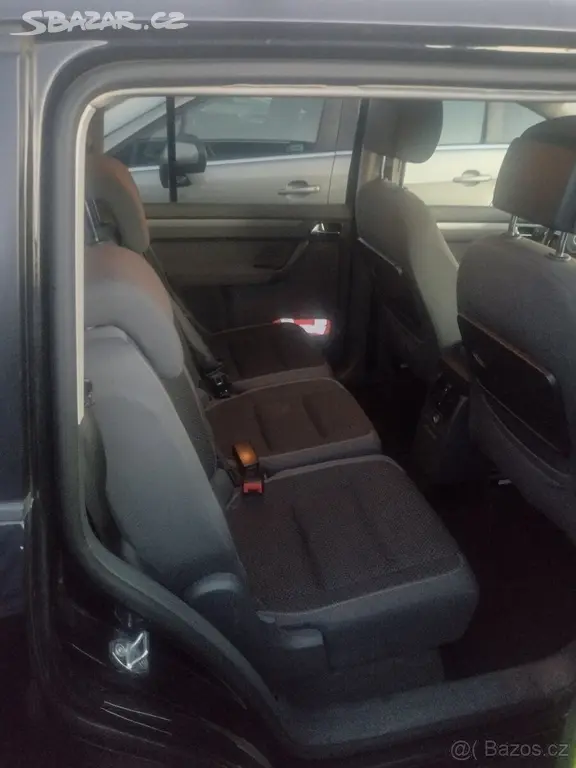 Volkswagen Touran 1,6 tdi,7 míst - fotka 4