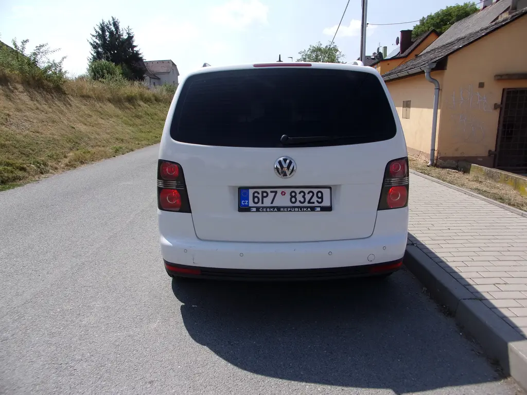 Volkswagen Touran 1.9 TDI,klima,senzory,ALU, - fotka 6