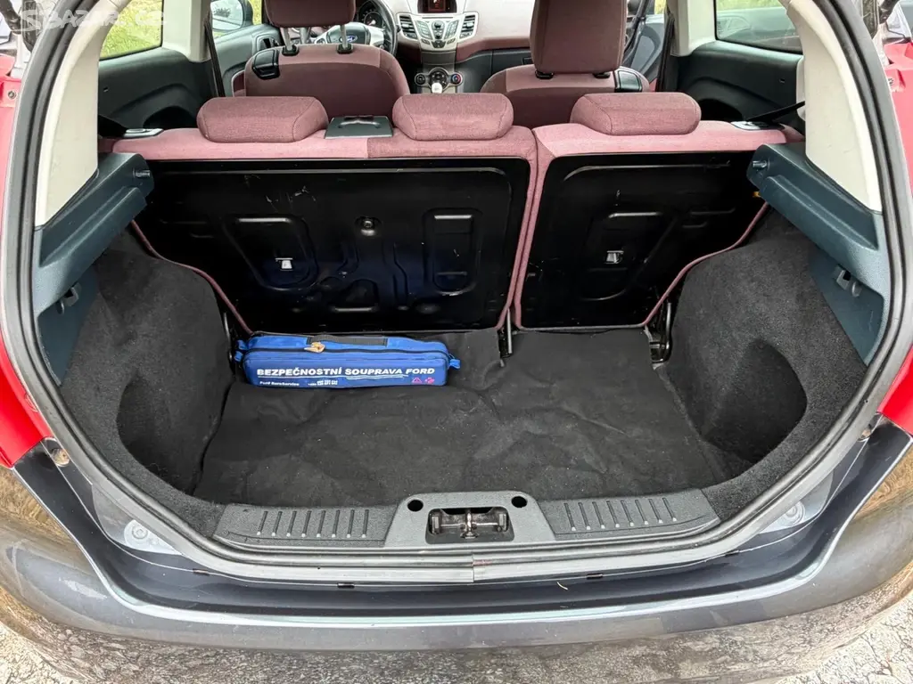Ford Fiesta 1.6 TDCi (66 kW) - fotka 2