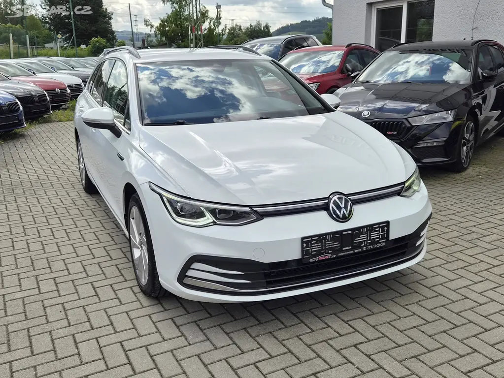 VW Golf VIII TSi DSG STYLE FullLED VIRTUAL DPH - fotka 4