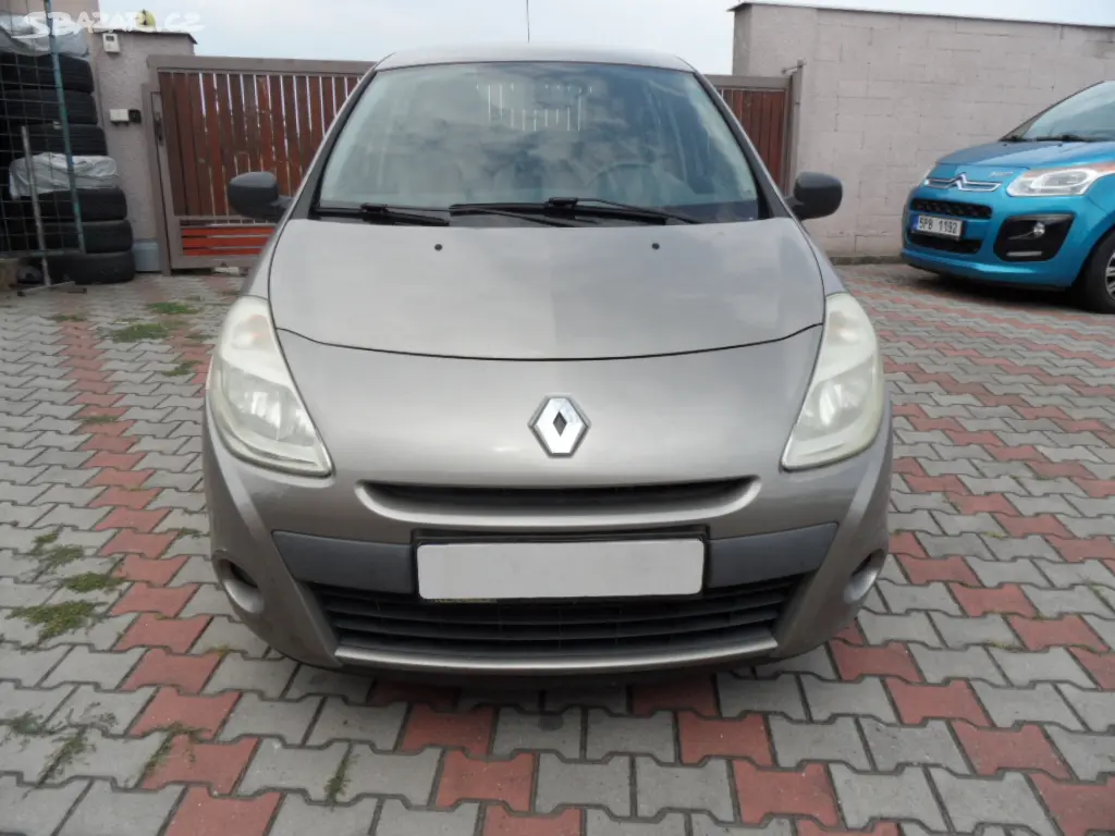 Renault Clio 1.2 benzín,najeto 105000km,zak. v ČR - fotka 2