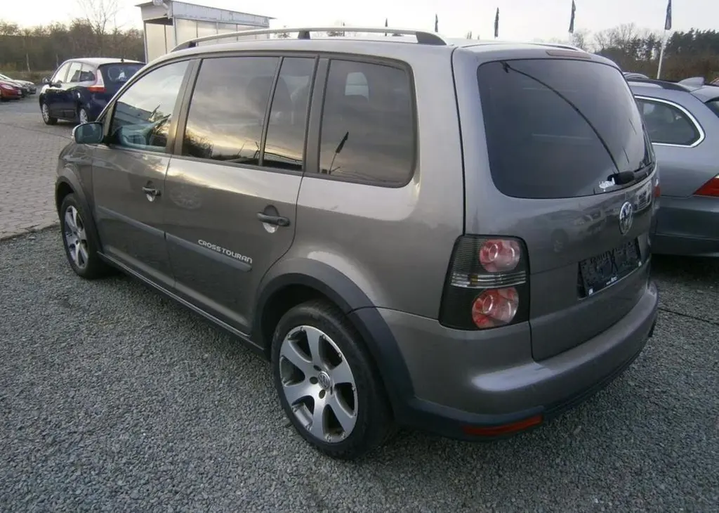 Volkswagen Touran Cross 1.4TSi,2x kola benzín - fotka 5