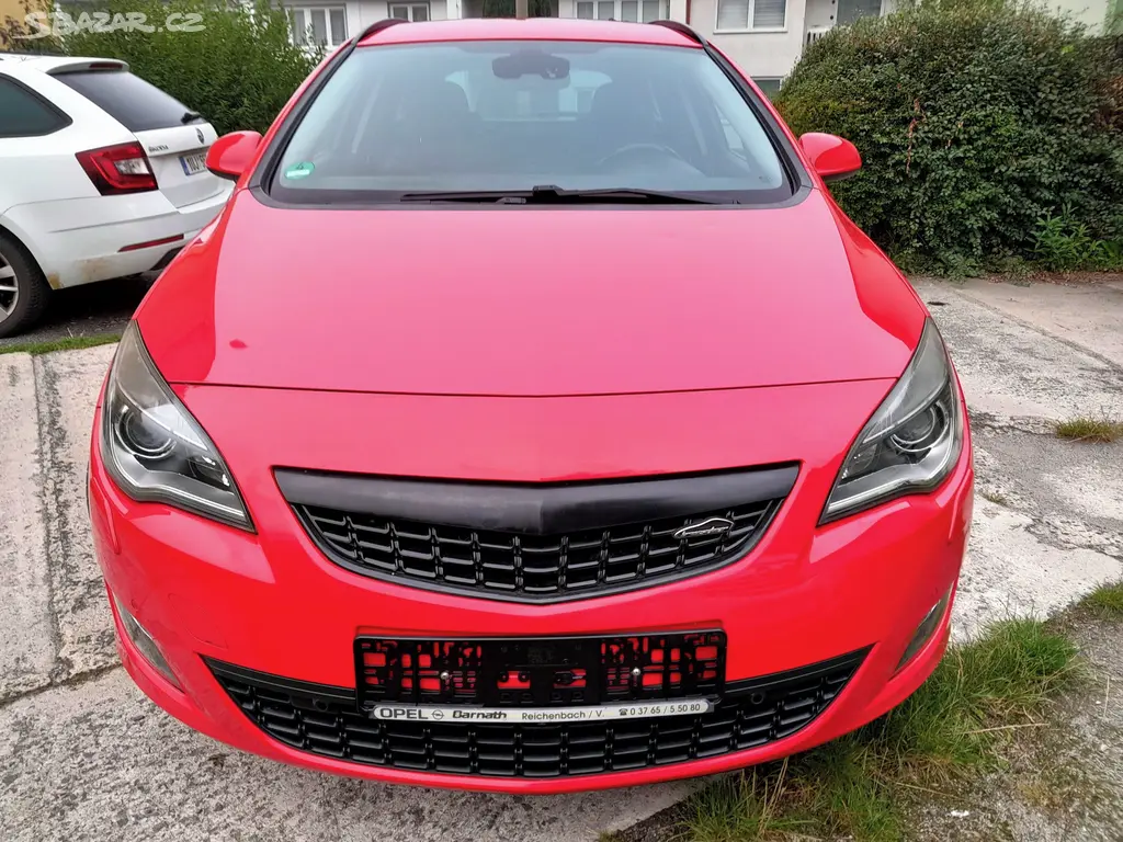 Opel Astra J Sport Tourer 1.4T 103kW 2012 NOVÁ STK - fotka 6