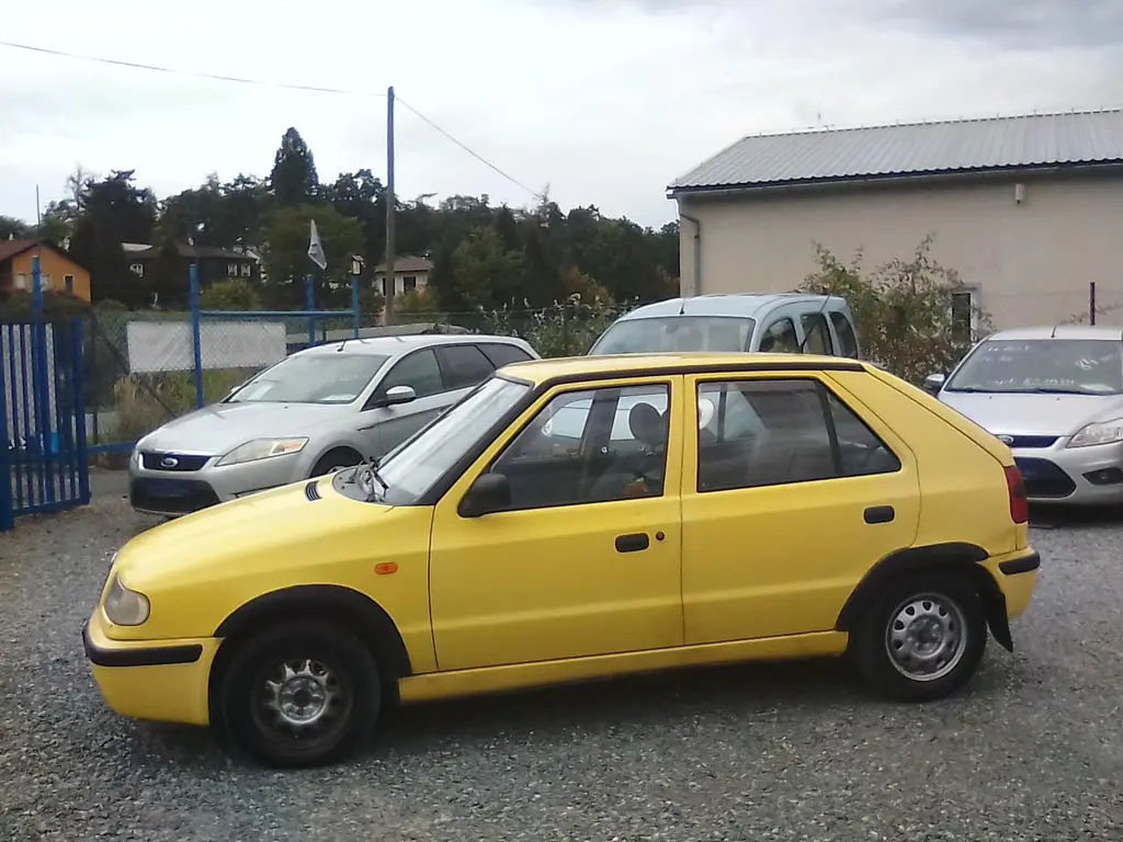 Škoda Felicia, 1.3i / 40KW, jede super - fotka 3